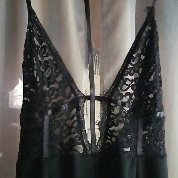 Prettylittlethings blk strappy lace jumpsuit - Picture 2 of 7